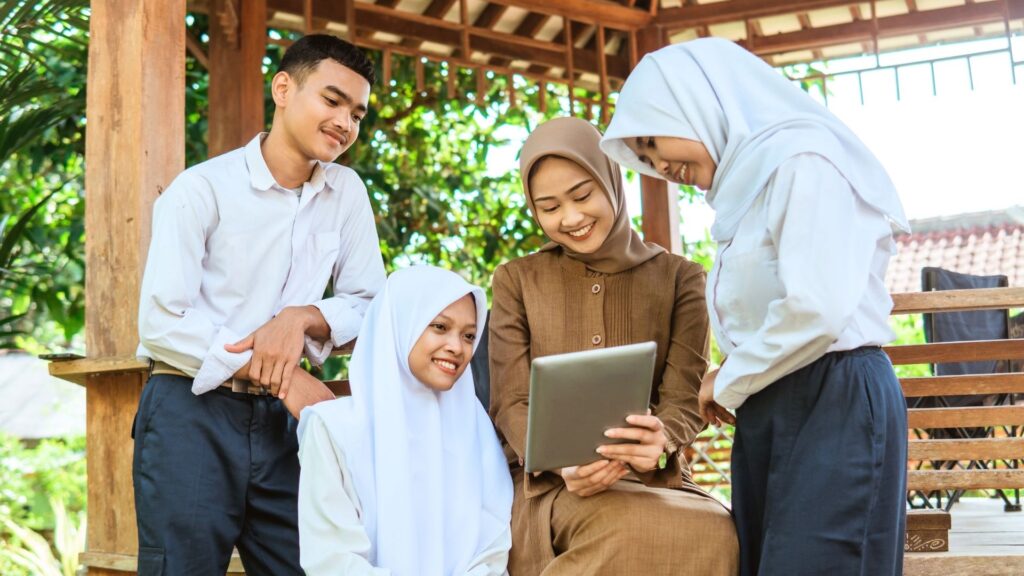 streamlined k–12 student management solutions for schools (2) streamlined k–12 student management solutions for schools (2)